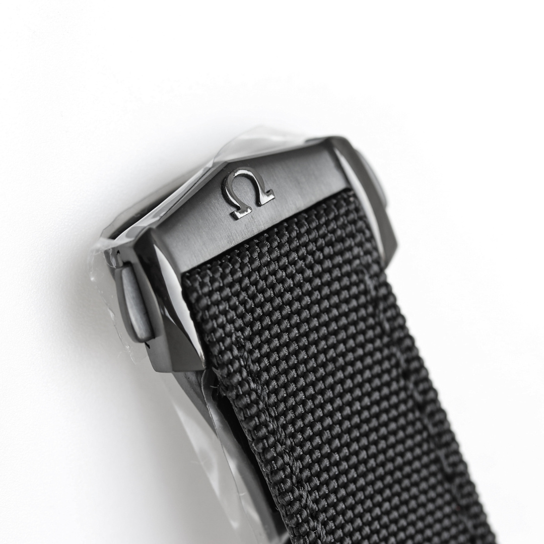 High Quality Replica Detail Shot