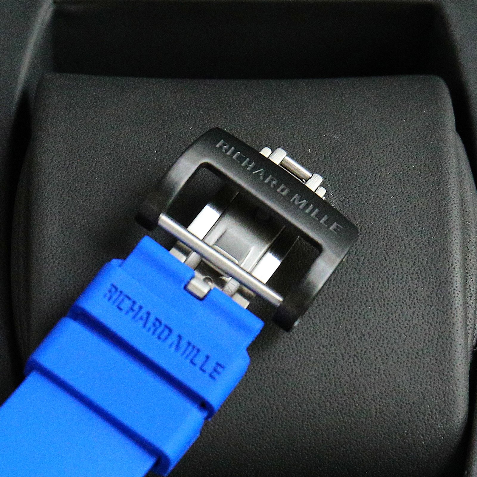 High Quality Replica Detail Shot