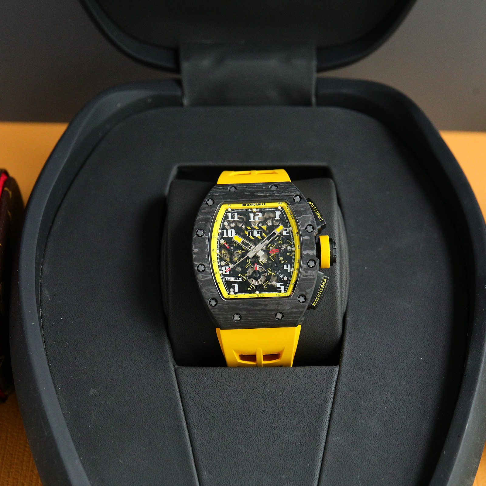 High Quality Replica Detail Shot