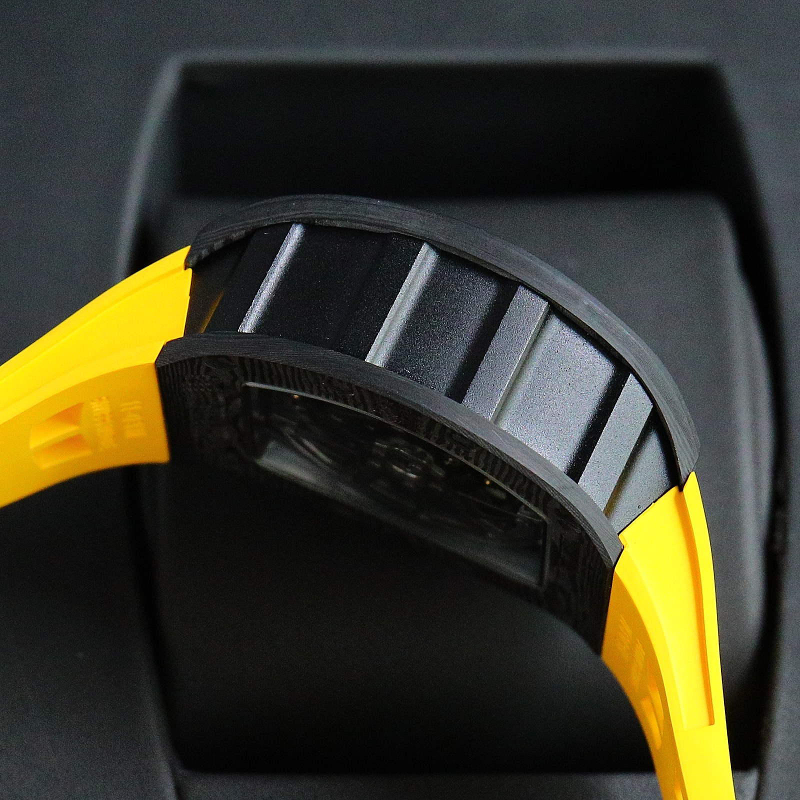 High Quality Replica Detail Shot