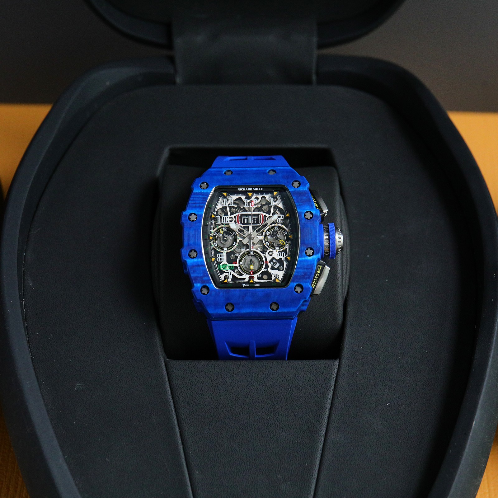 High Quality Replica Detail Shot