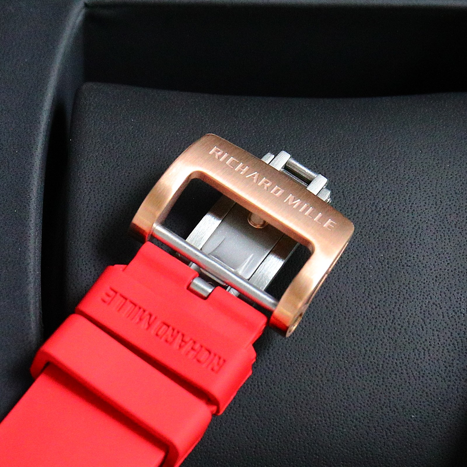 High Quality Replica Detail Shot