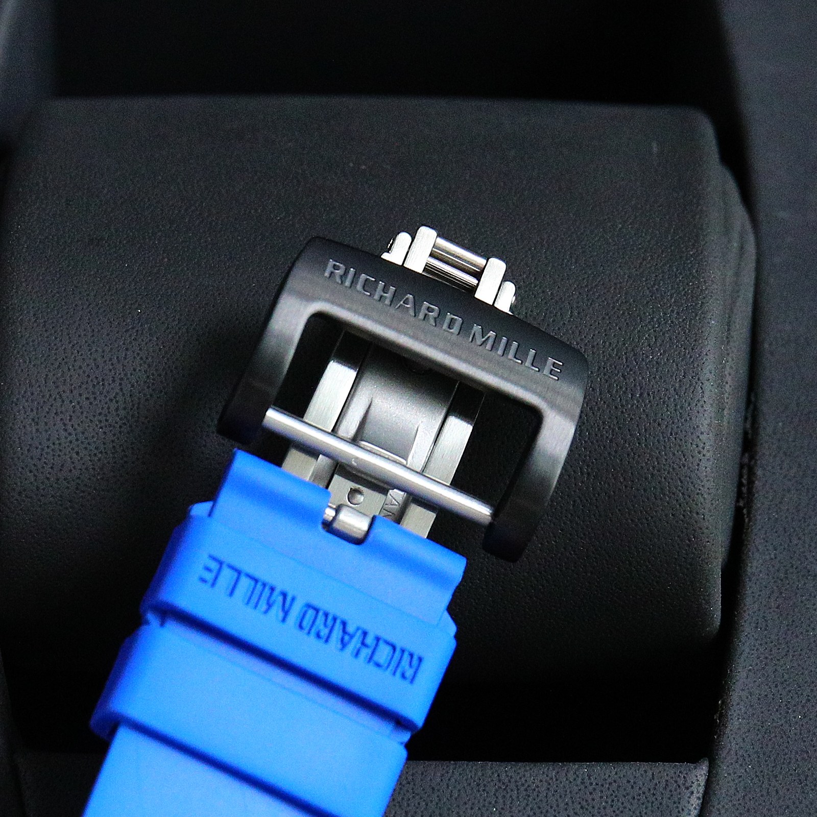 High Quality Replica Detail Shot