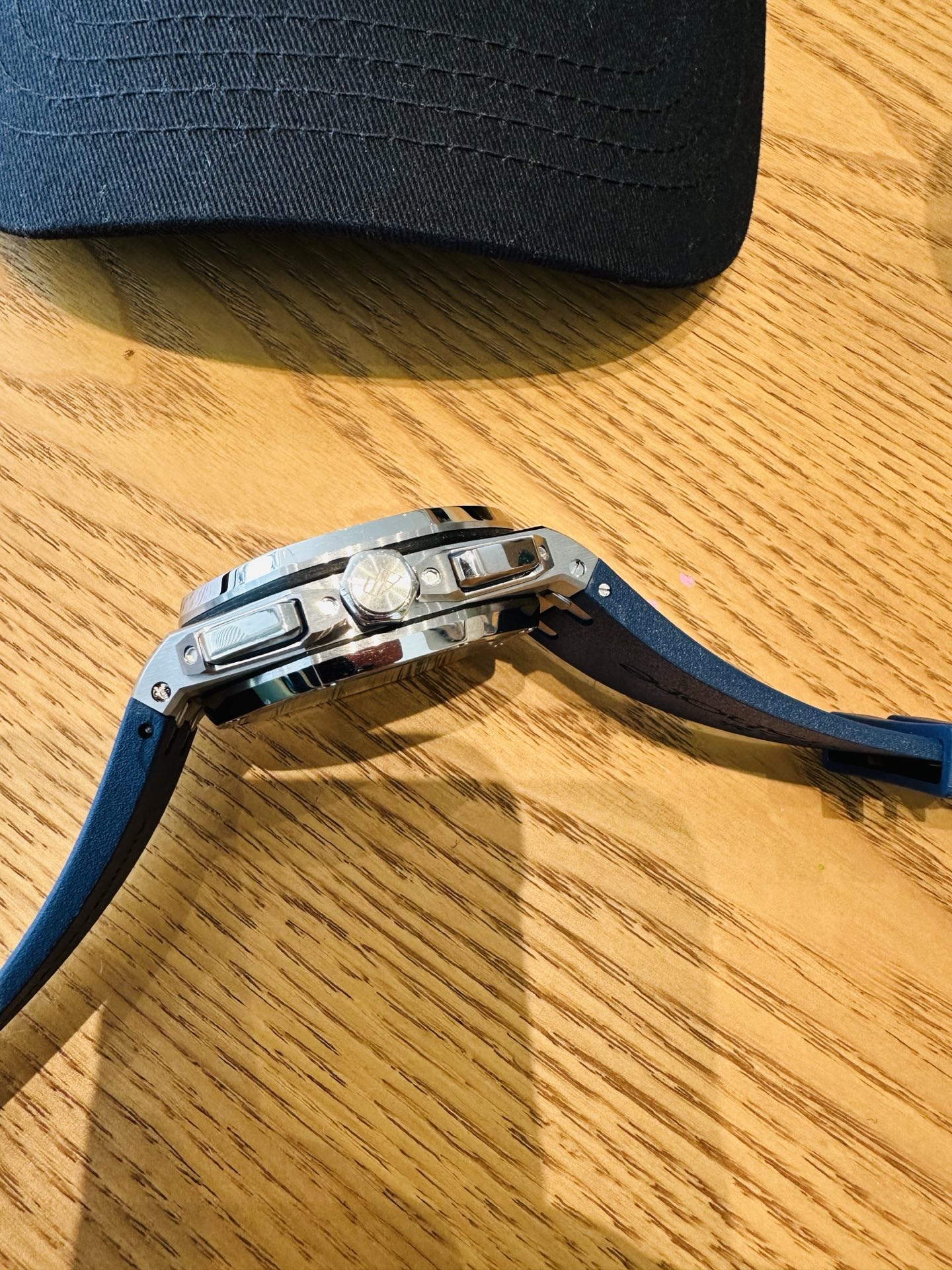 High Quality Replica Detail Shot