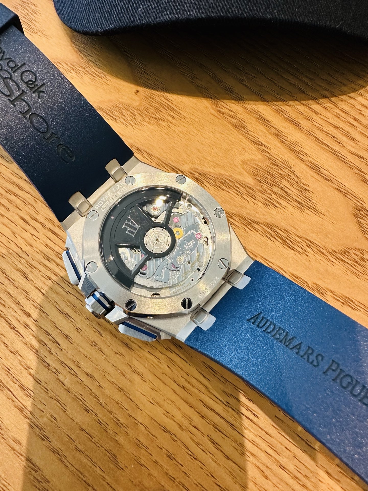 High Quality Replica Detail Shot