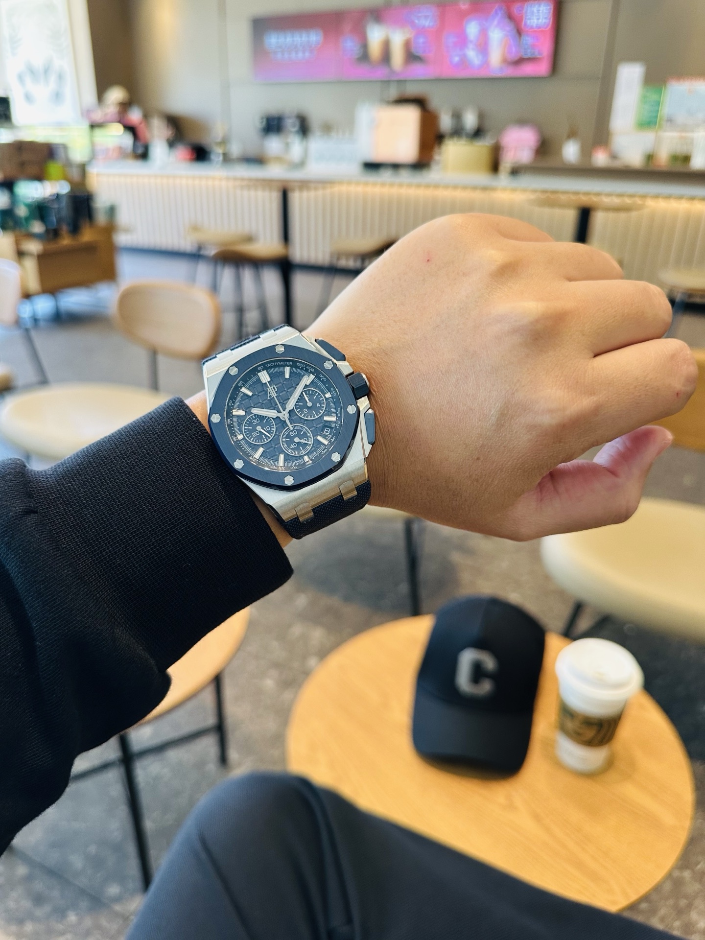 High Quality Replica Detail Shot