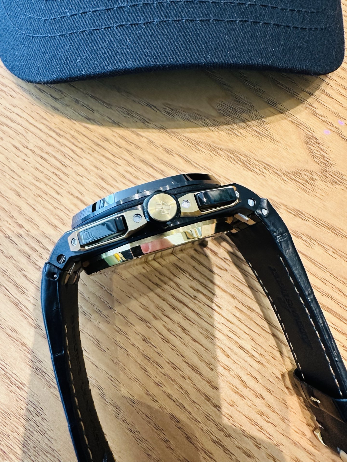 High Quality Replica Detail Shot