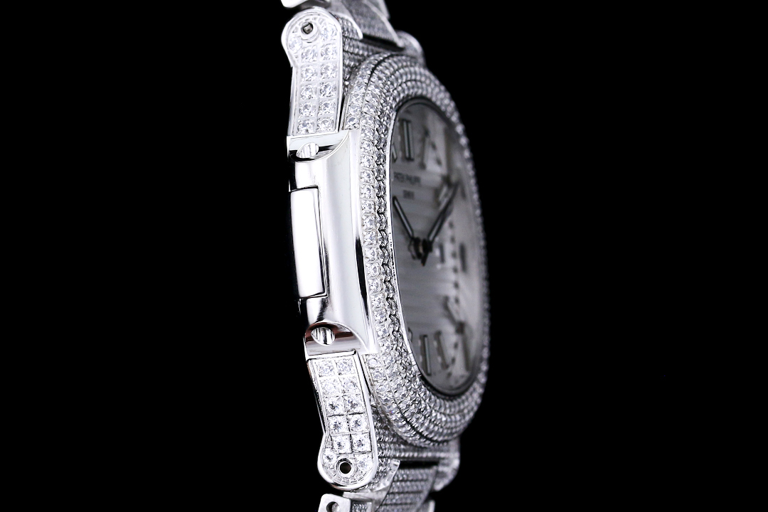 High Quality Replica Detail Shot