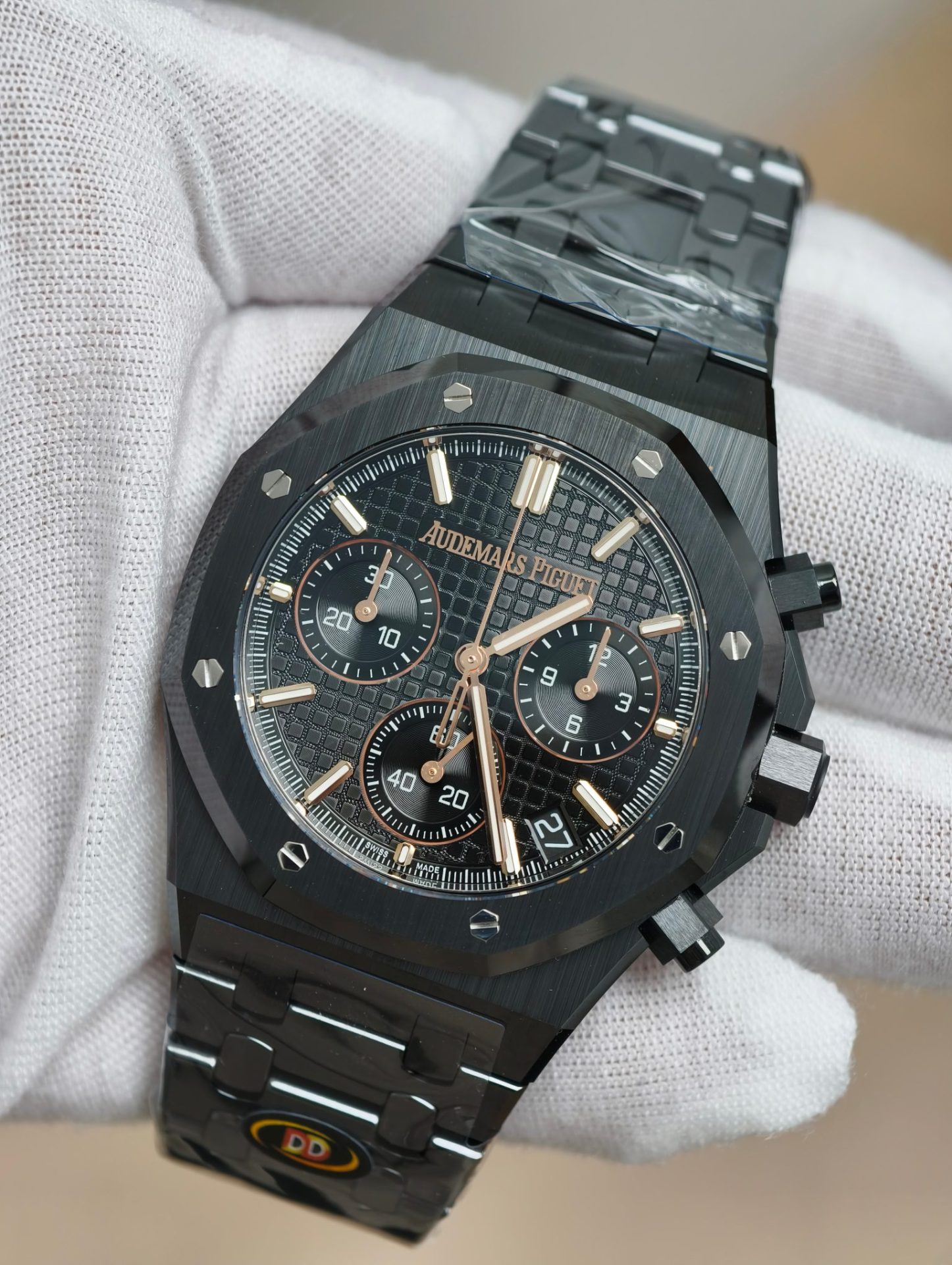 High Quality Replica Detail Shot