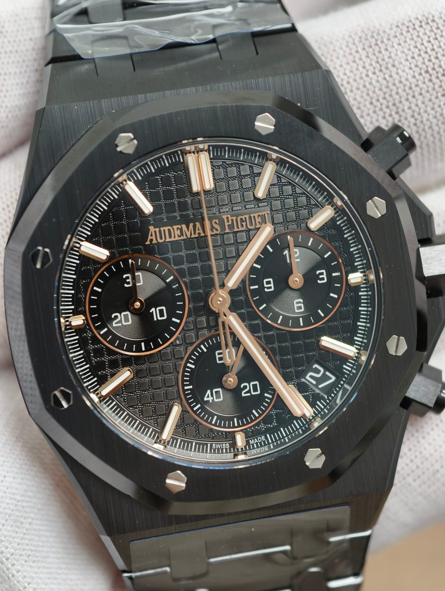 High Quality Replica Detail Shot