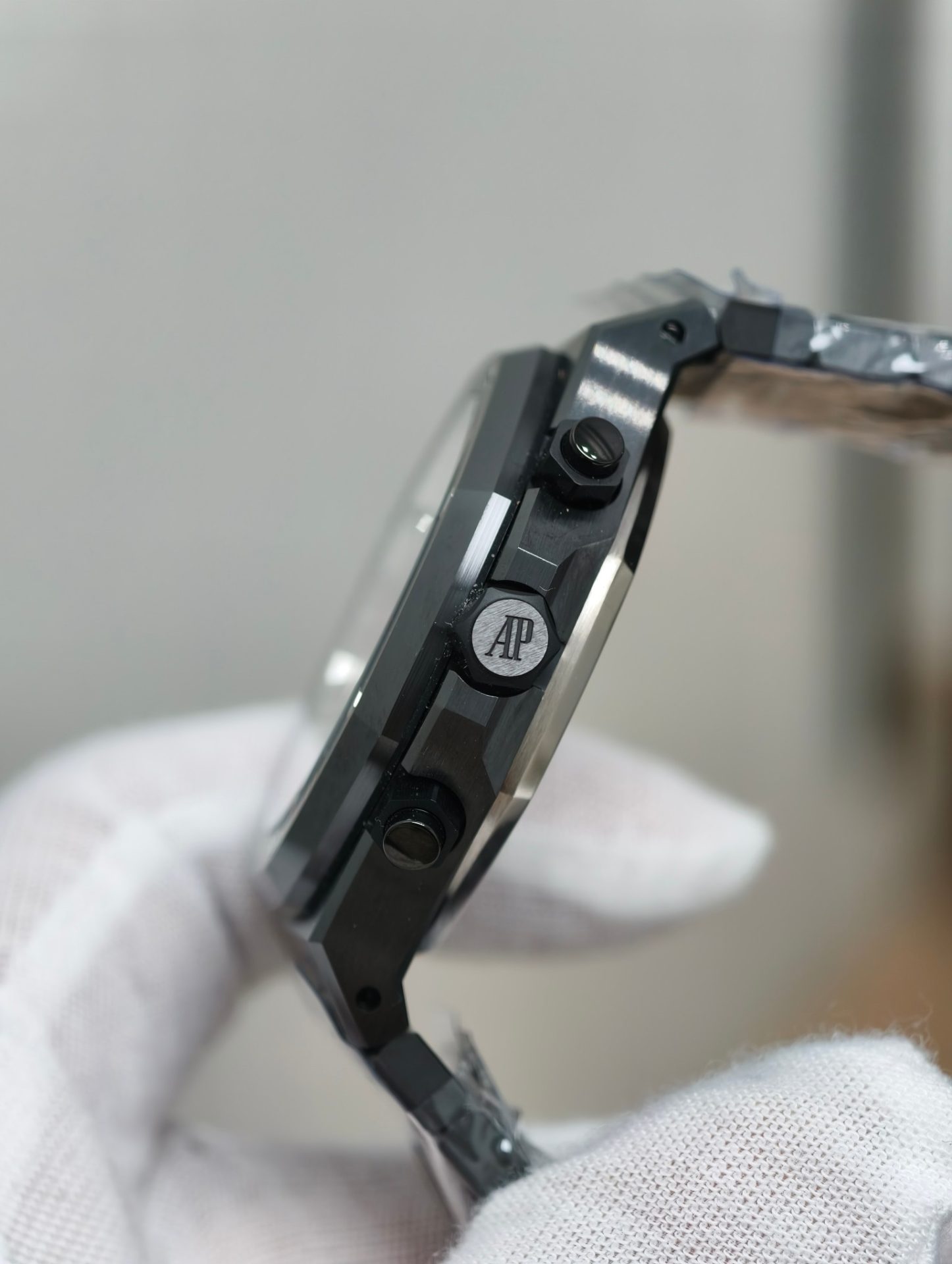 High Quality Replica Detail Shot