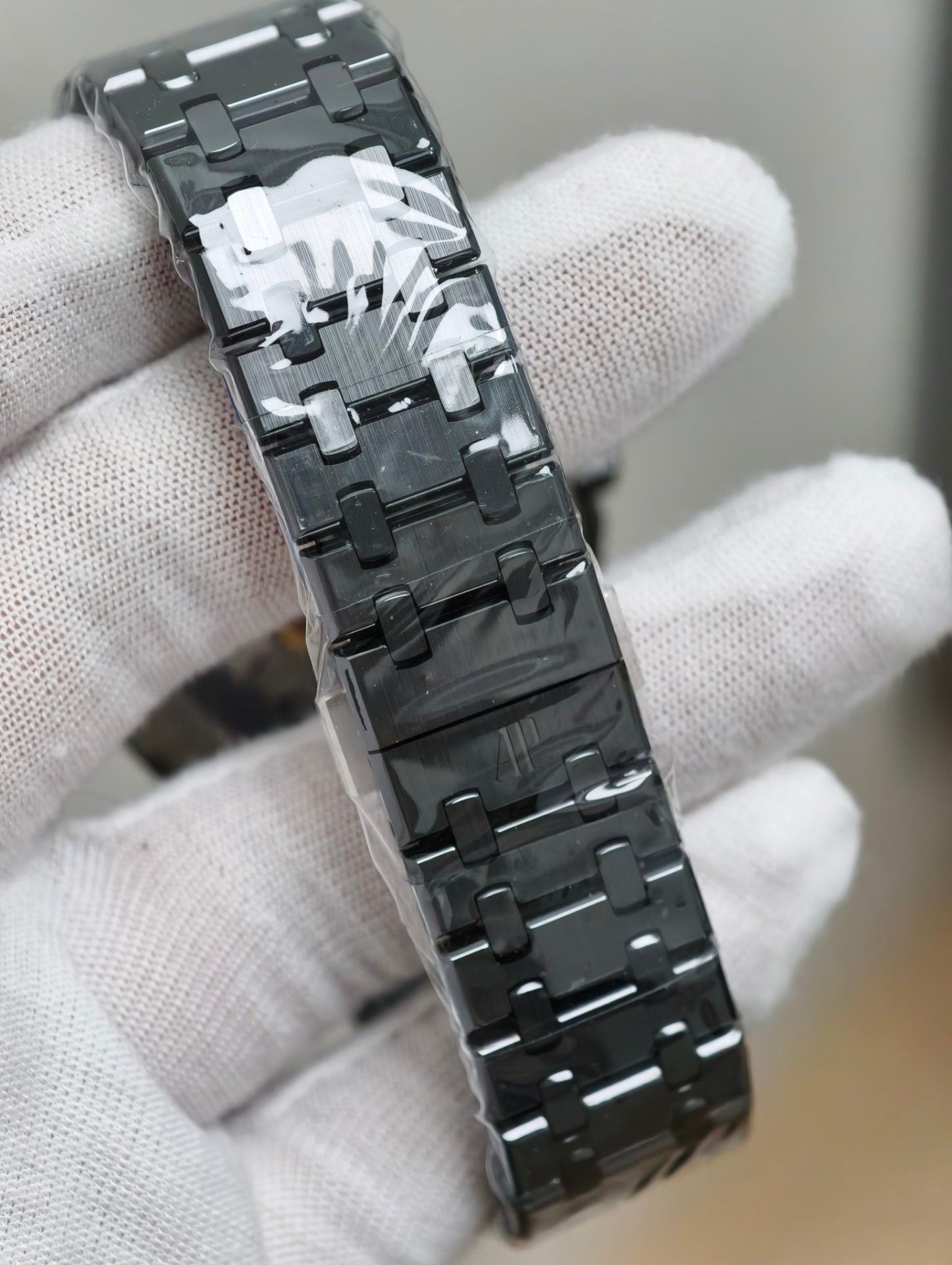 High Quality Replica Detail Shot