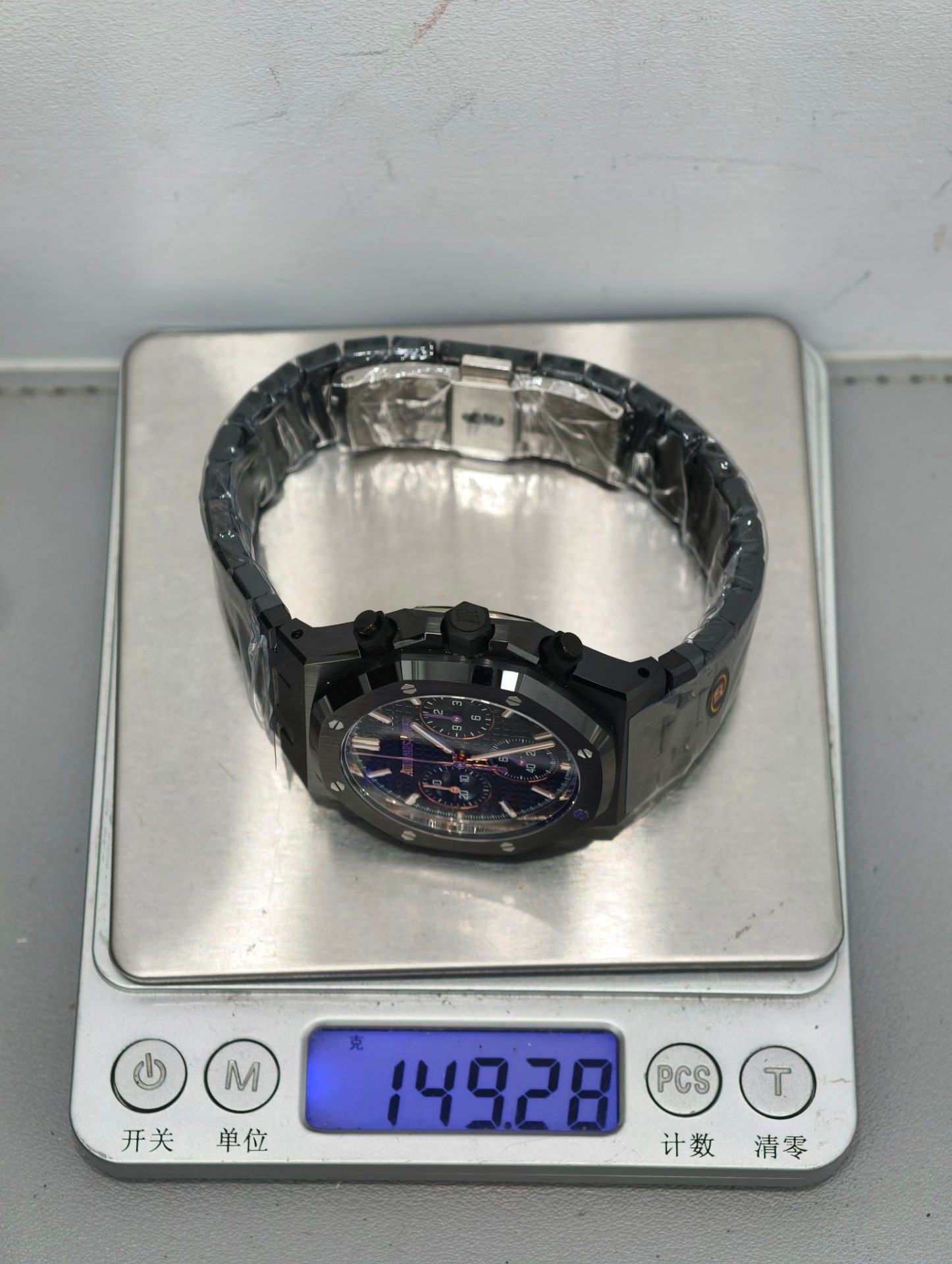 High Quality Replica Detail Shot