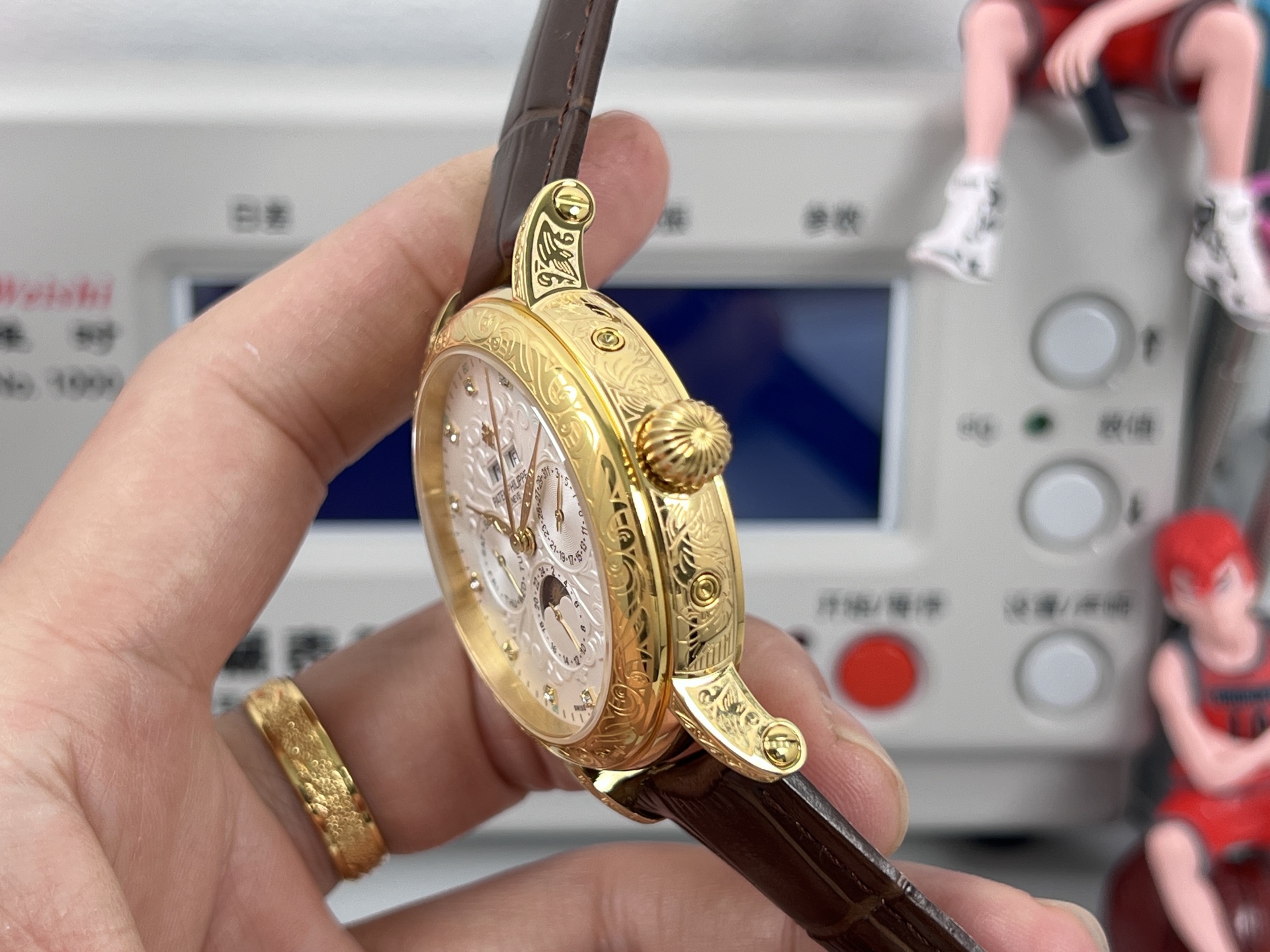 High Quality Replica Detail Shot