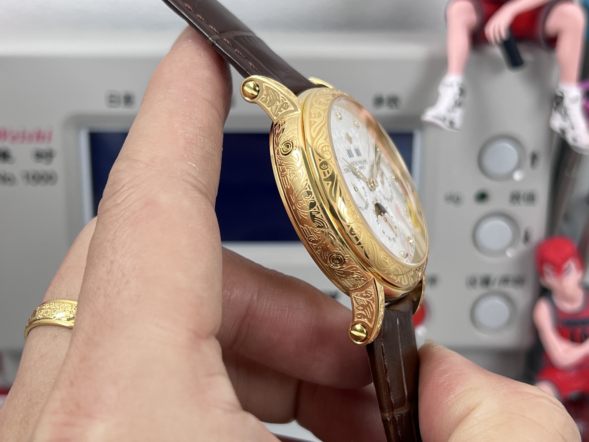 High Quality Replica Detail Shot