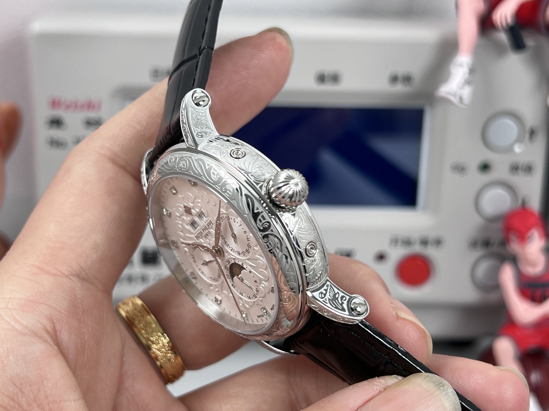 High Quality Replica Detail Shot