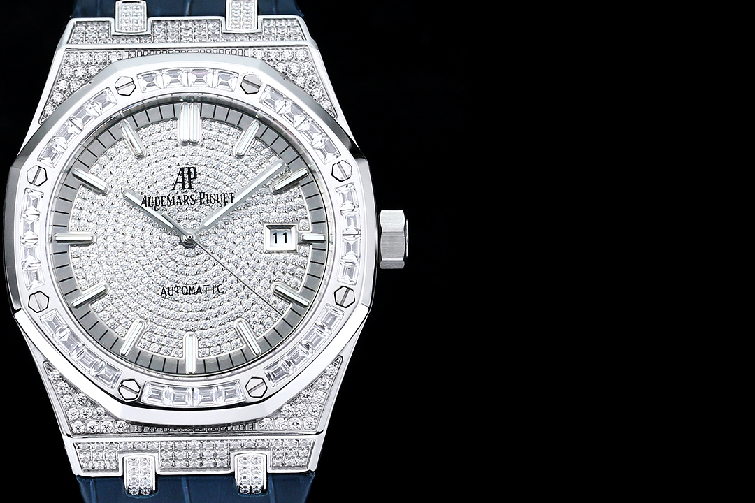 High Quality Replica Detail Shot