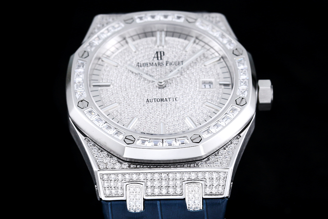 High Quality Replica Detail Shot