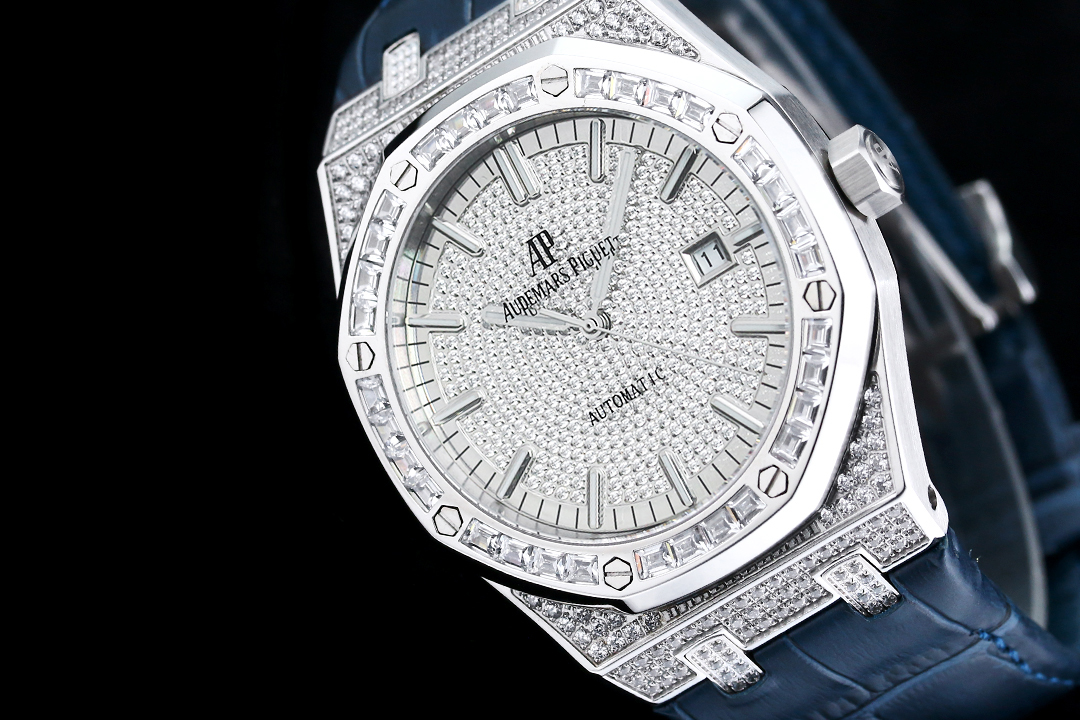 High Quality Replica Detail Shot