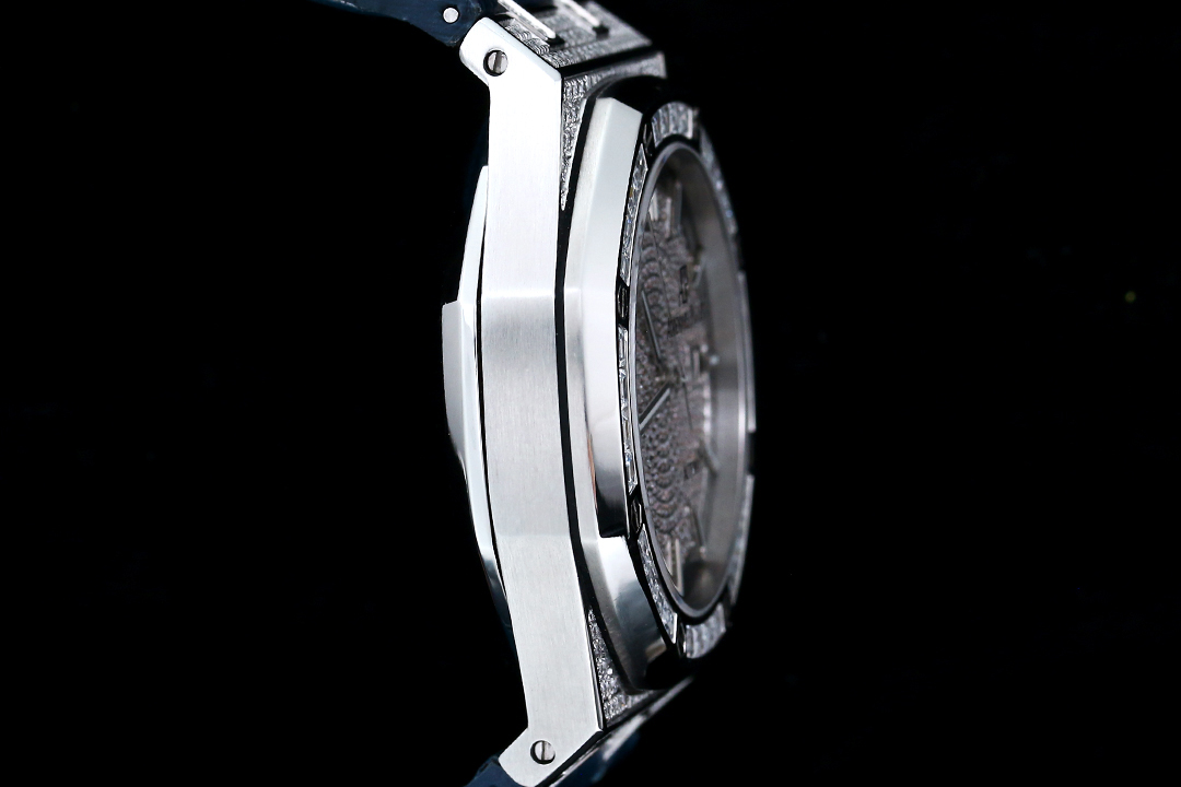 High Quality Replica Detail Shot