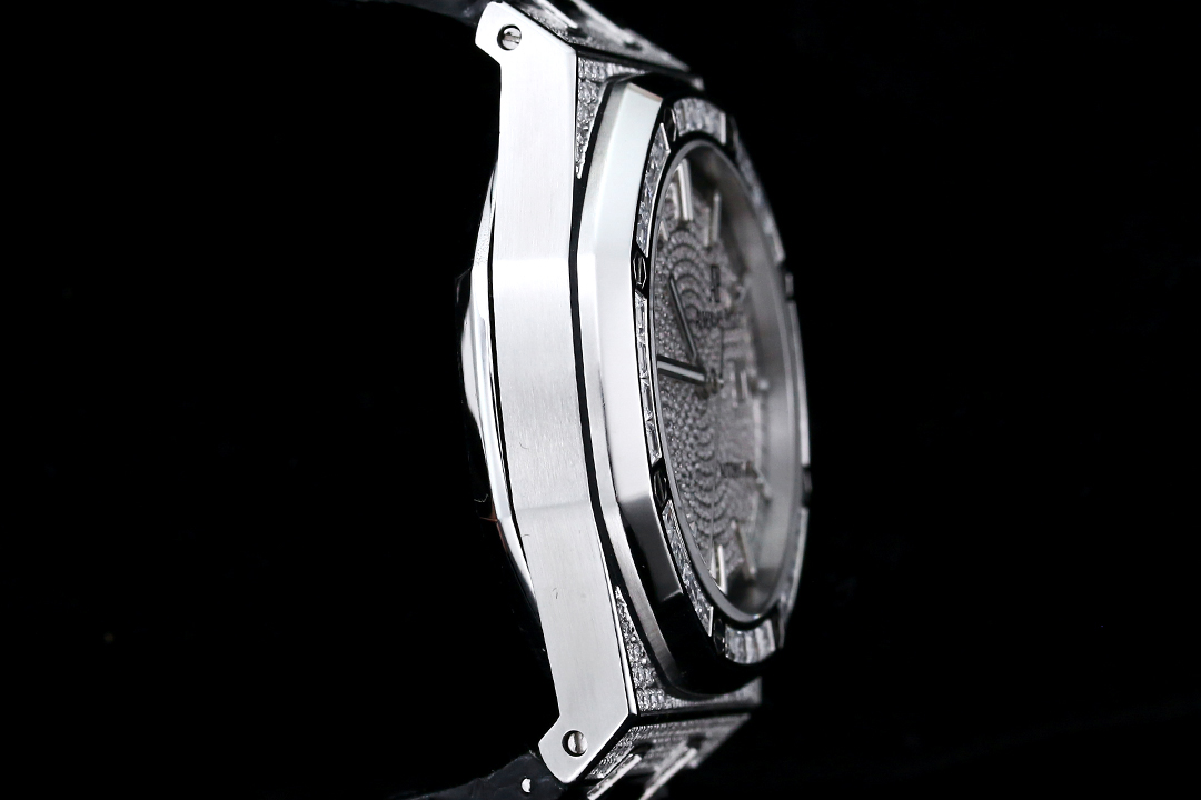 High Quality Replica Detail Shot