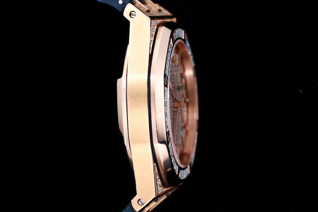 High Quality Replica Detail Shot