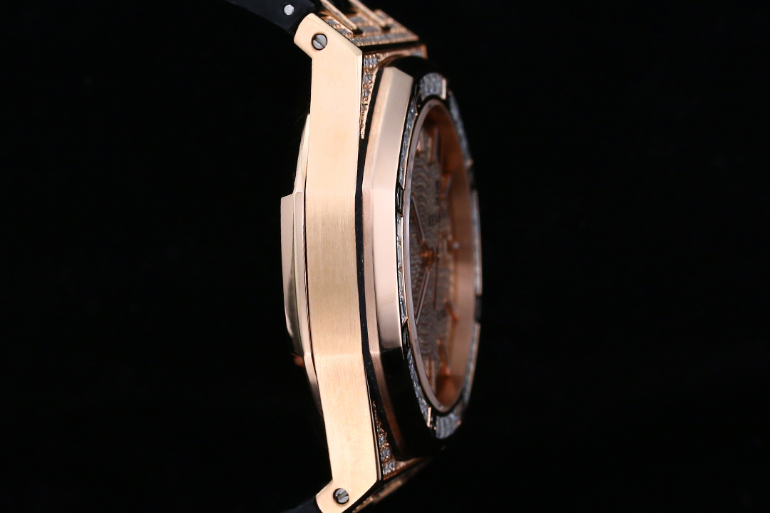 High Quality Replica Detail Shot