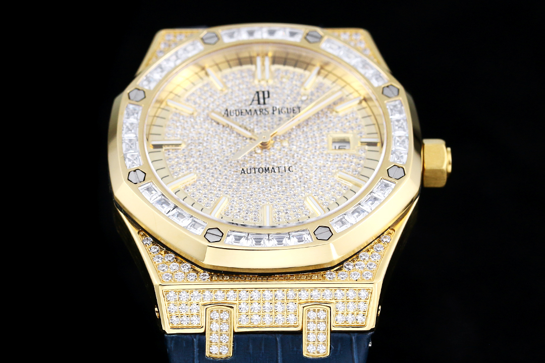 High Quality Replica Detail Shot