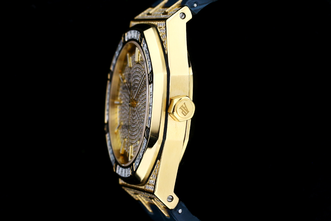 High Quality Replica Detail Shot