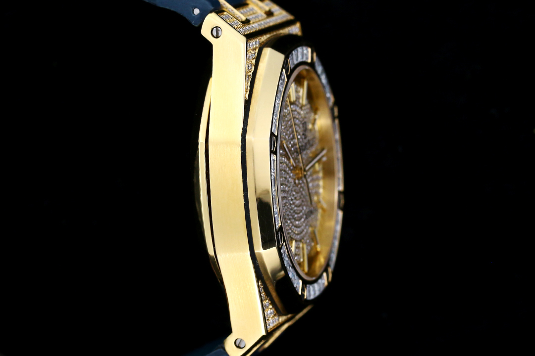 High Quality Replica Detail Shot