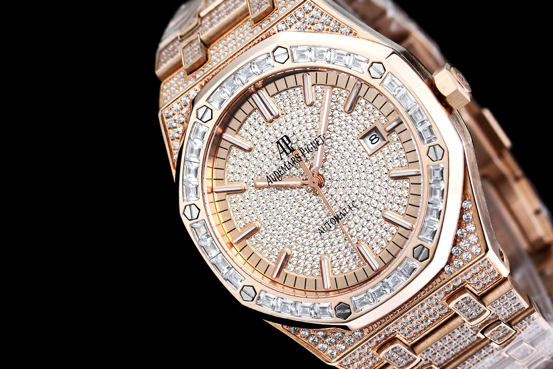 High Quality Replica Detail Shot