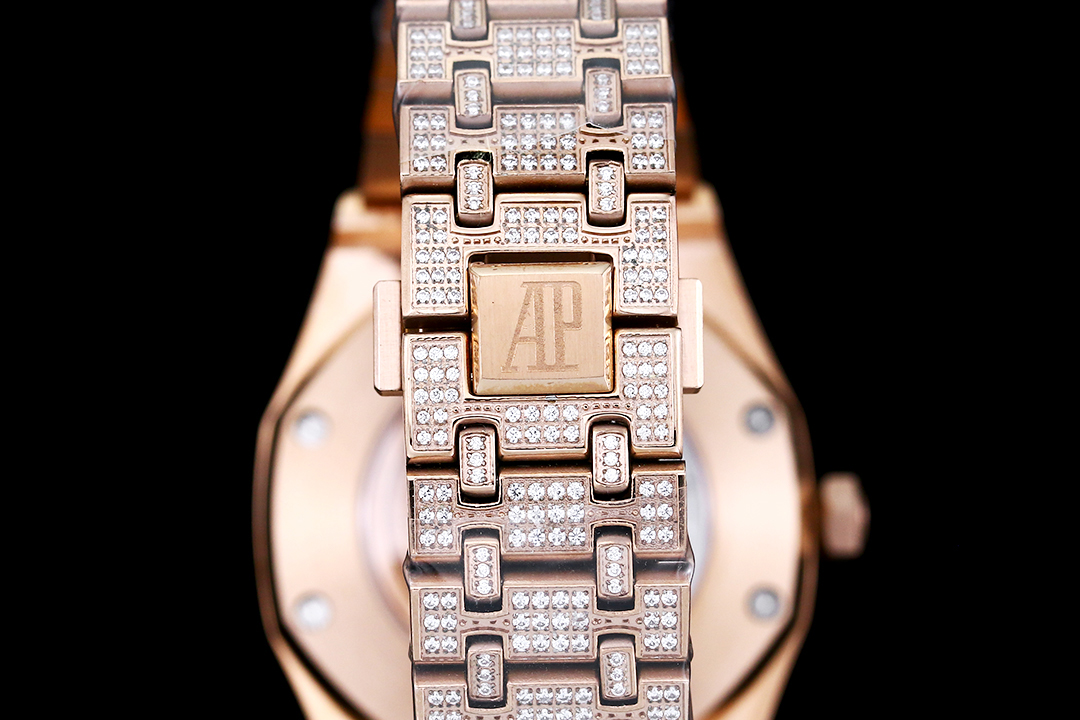 High Quality Replica Detail Shot