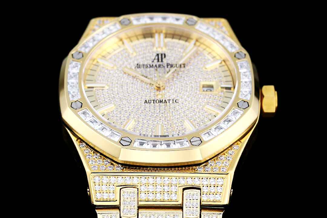 High Quality Replica Detail Shot