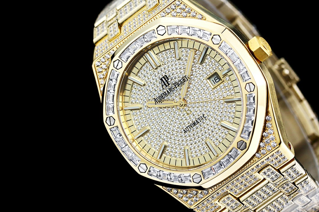 High Quality Replica Detail Shot