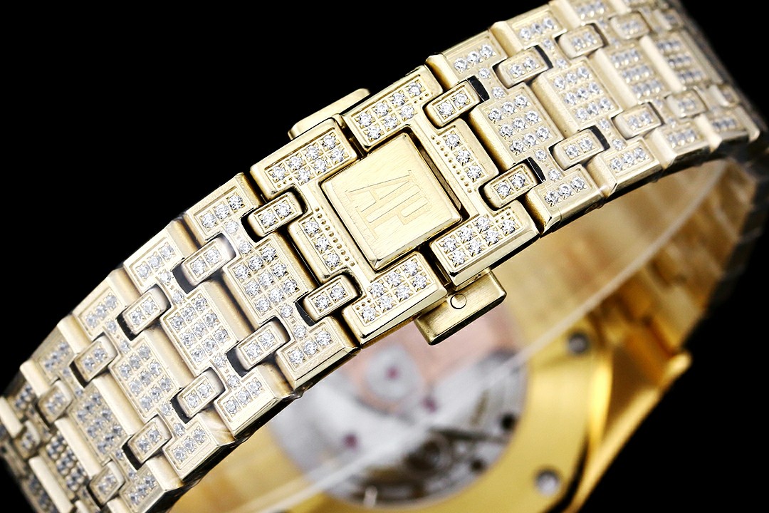 High Quality Replica Detail Shot