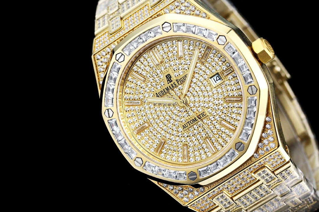 High Quality Replica Detail Shot