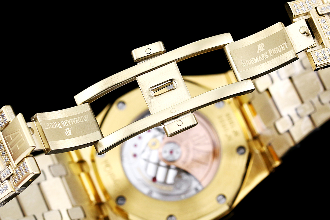 High Quality Replica Detail Shot