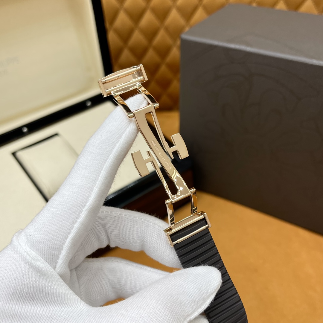 High Quality Replica Detail Shot