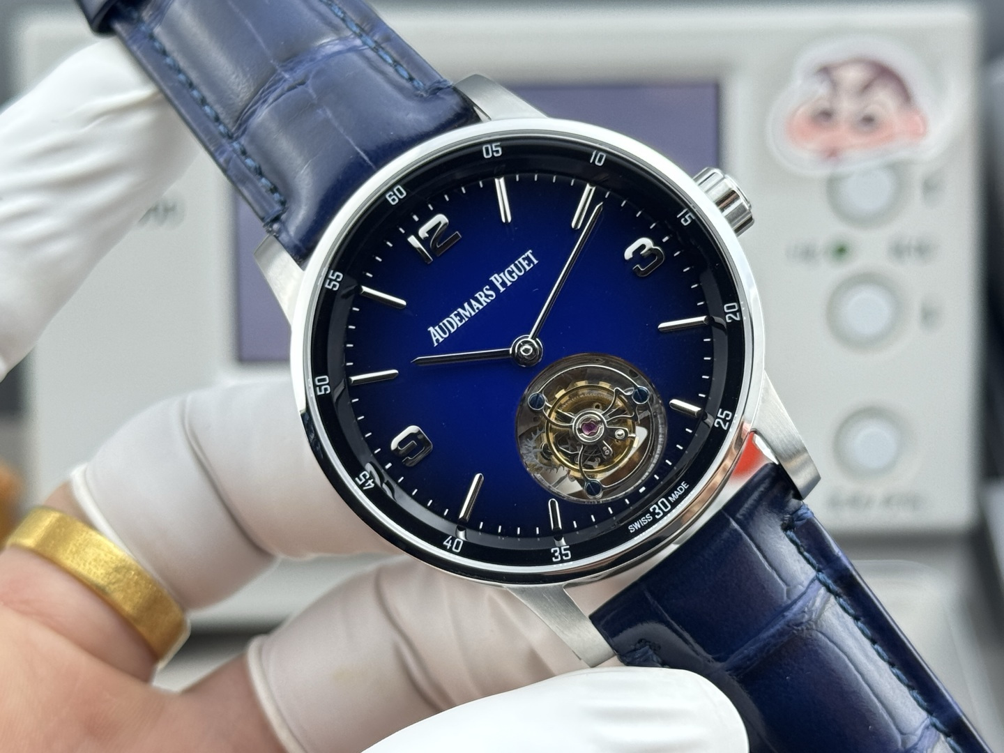 High Quality Replica Detail Shot