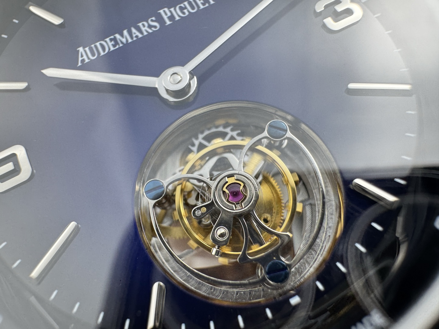 High Quality Replica Detail Shot