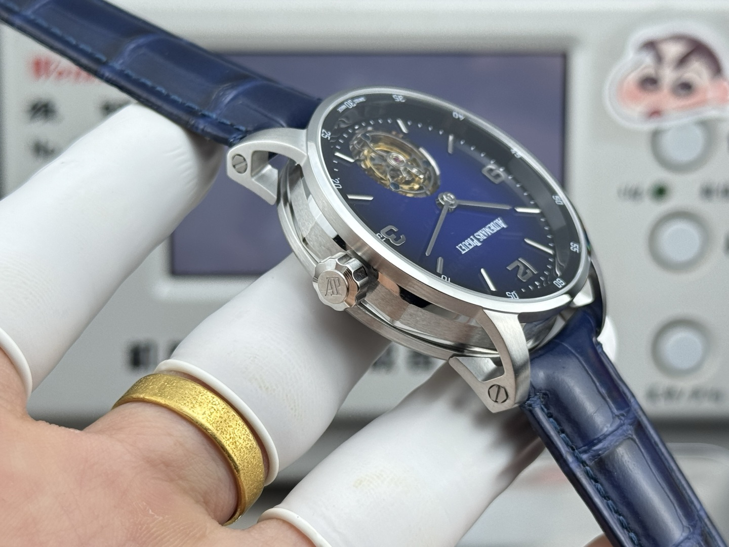 High Quality Replica Detail Shot