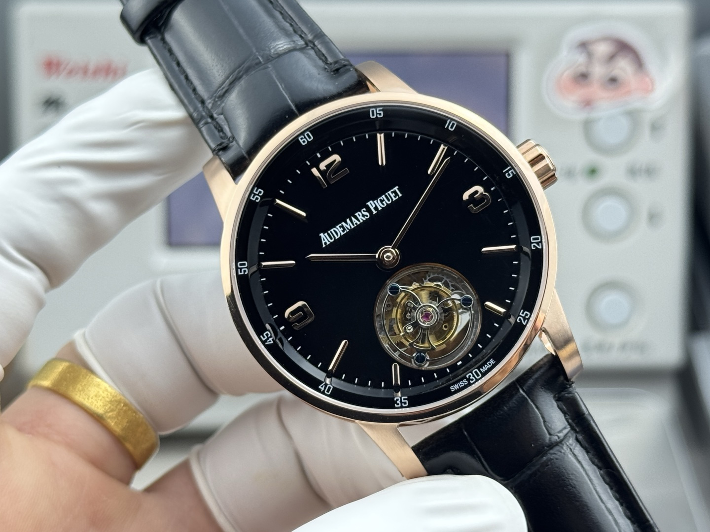 High Quality Replica Detail Shot