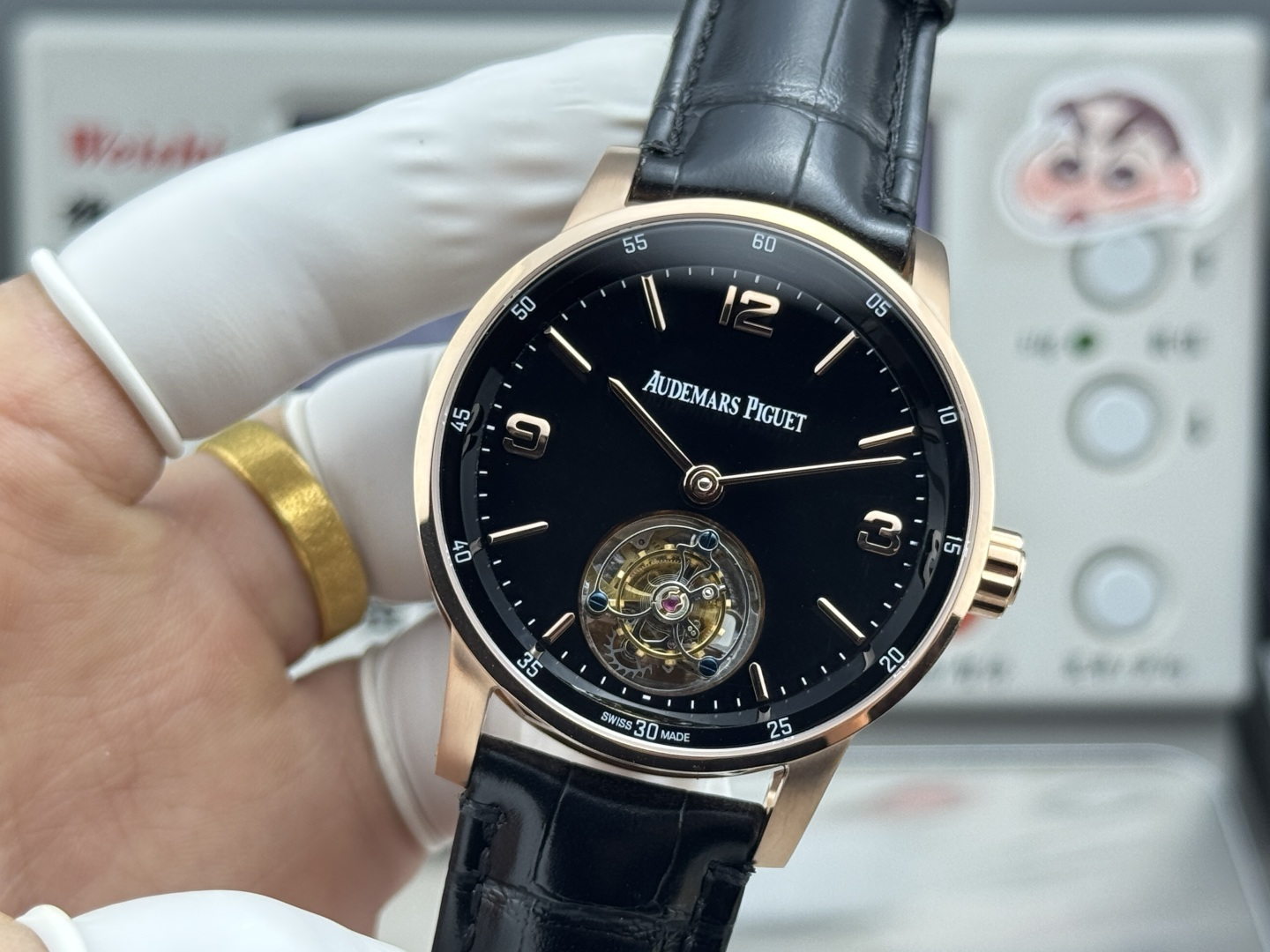 High Quality Replica Detail Shot