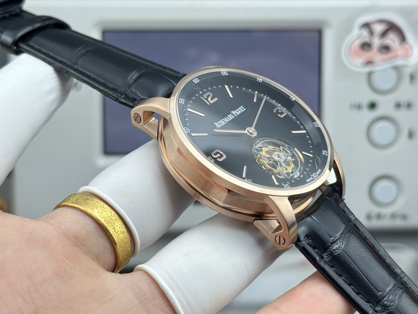 High Quality Replica Detail Shot