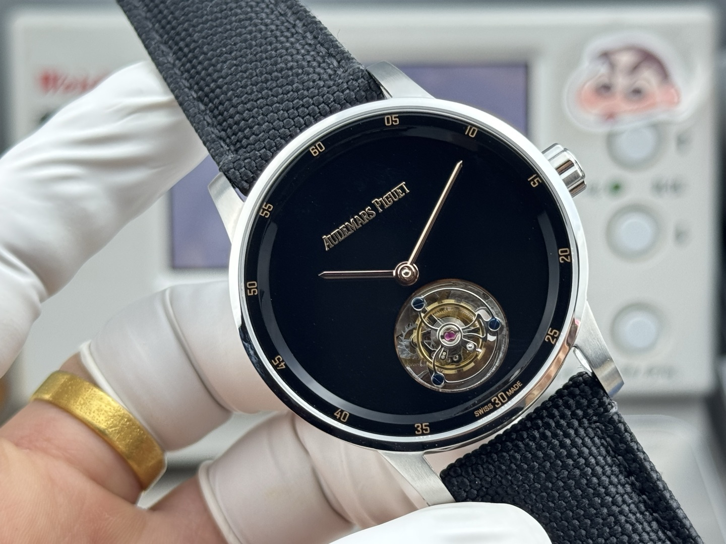 High Quality Replica Detail Shot