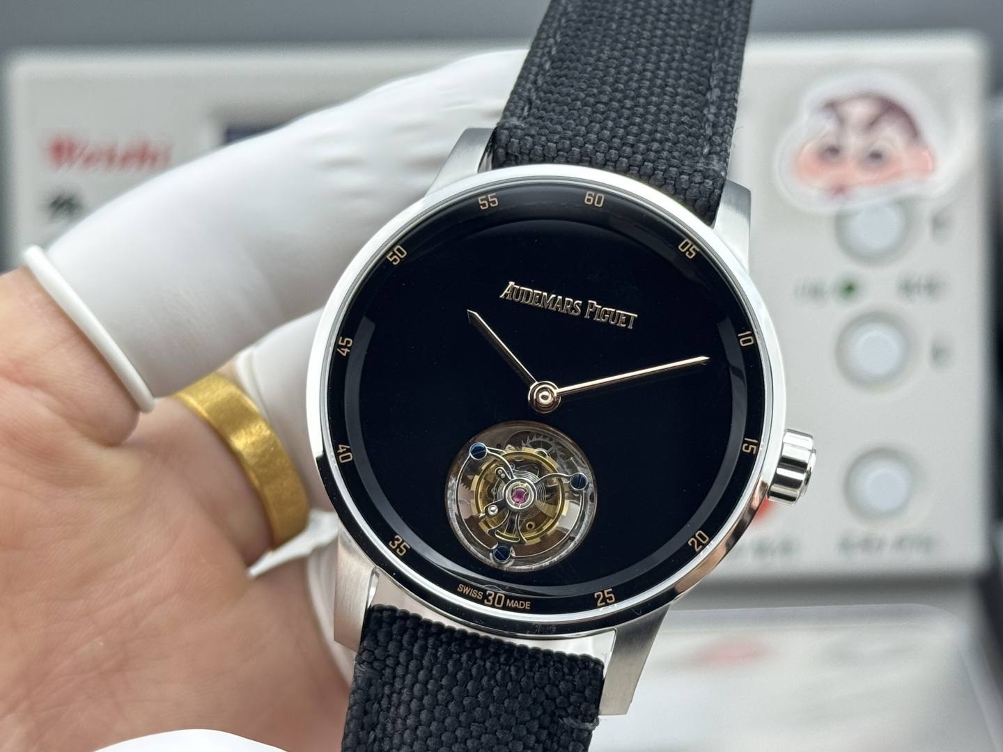 High Quality Replica Detail Shot