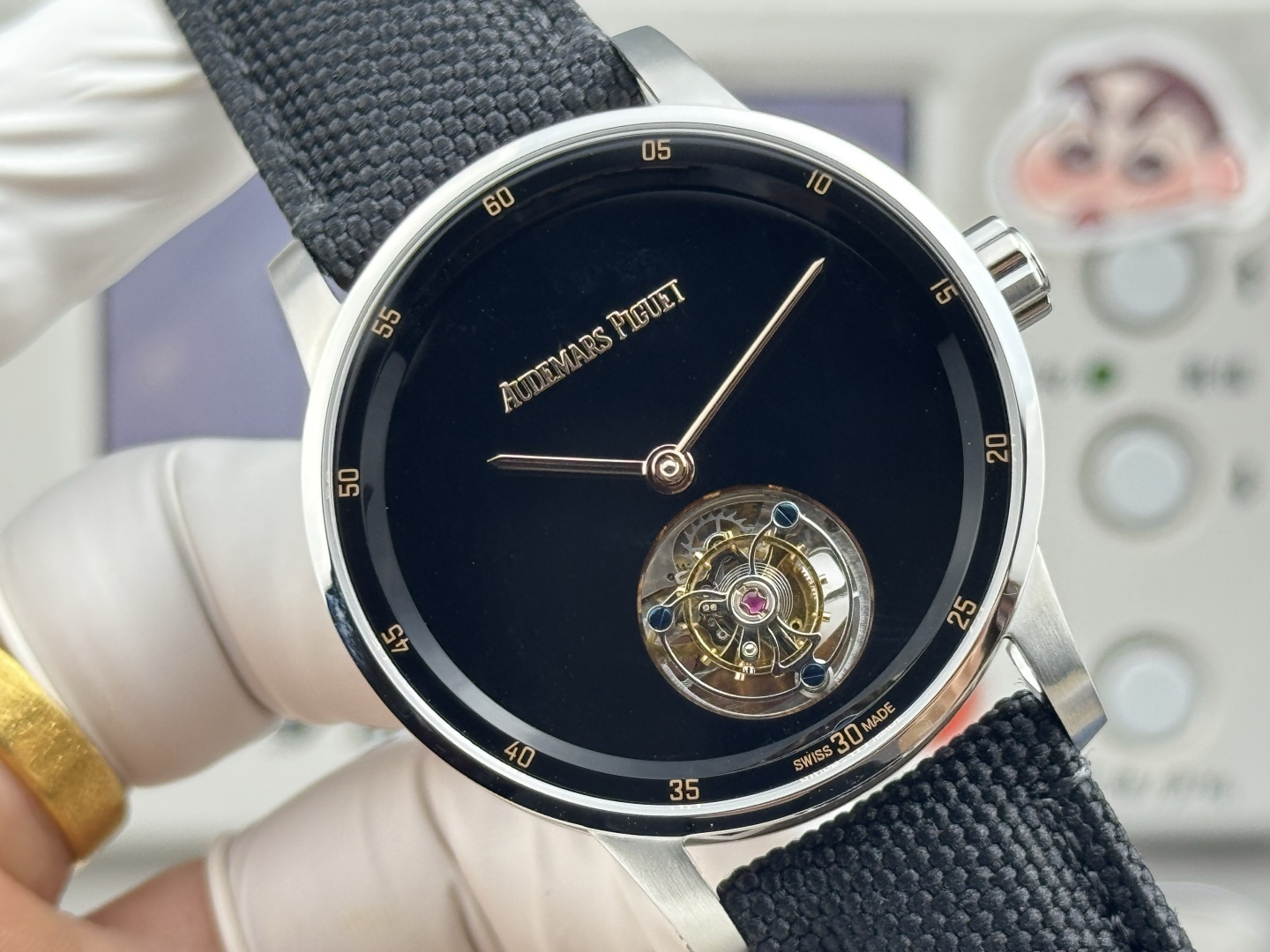 High Quality Replica Detail Shot