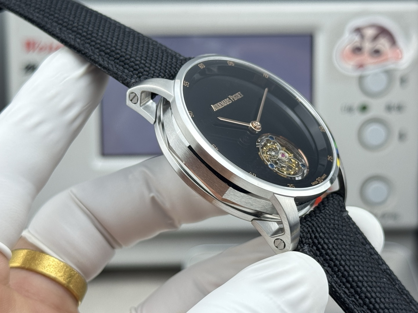 High Quality Replica Detail Shot