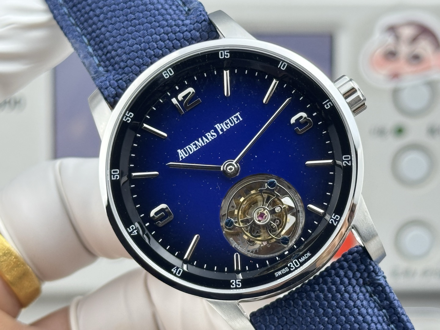 High Quality Replica Detail Shot