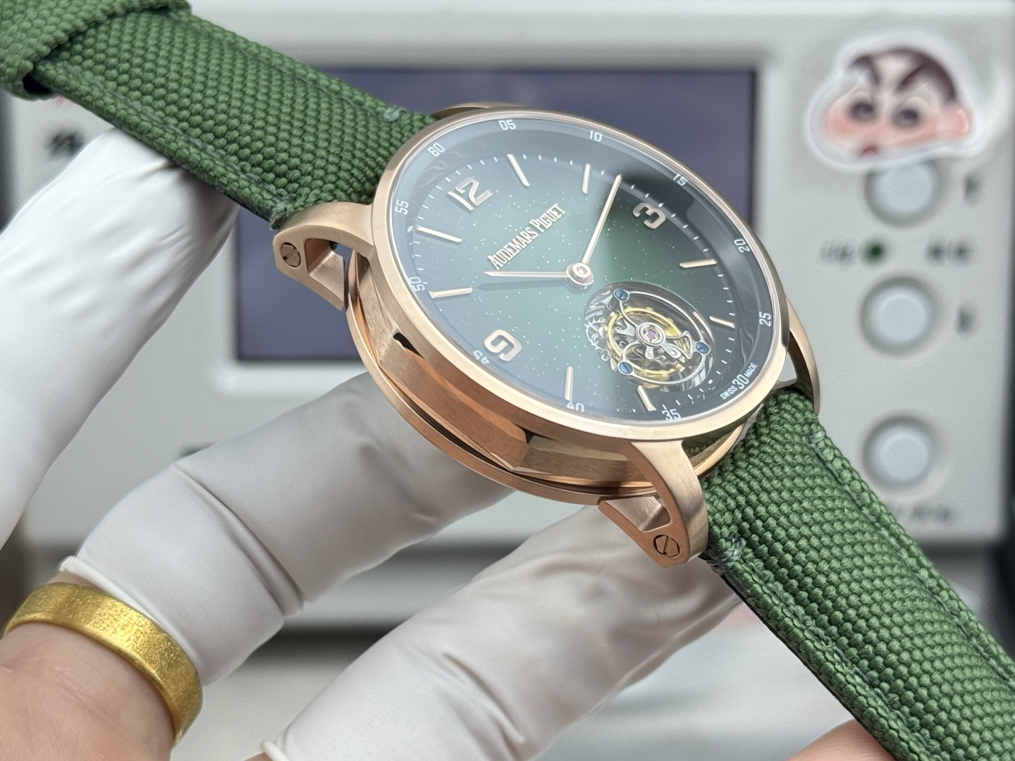 High Quality Replica Detail Shot